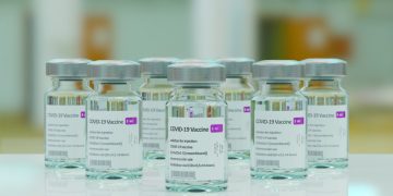 Ricalcolare rischi e benefici dei vaccini: lo studio che mette in difficoltà l’Iss
