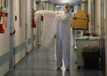 Quale giustizia per i morti di “tachipirina e vigile attesa”?