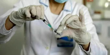 Reazioni gravi dopo la terza dose: ora anche Aifa lo ammette
