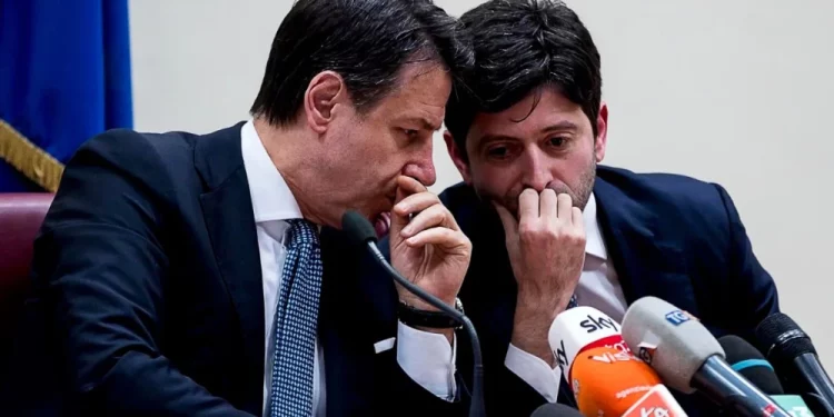 Conte e Speranza nell’inchiesta Covid: va in scena lo scaricabarile
