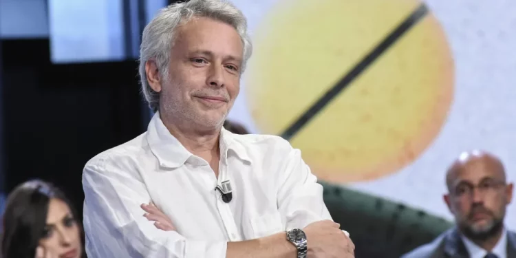 «Donne incinte usate come cavie»: Frajese demolisce i vaccini anti-Covid