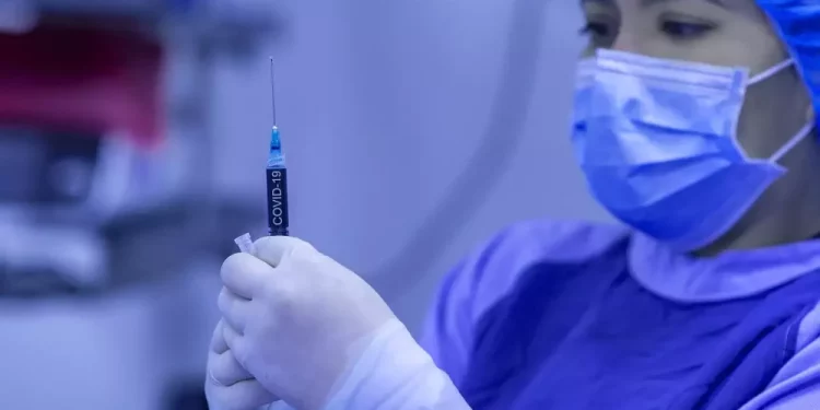 Obbligo vaccinale illegittimo: un’altra sentenza a favore dei lavoratori vessati