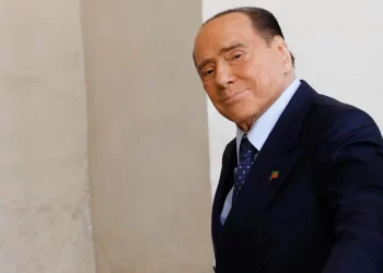 Berlusconi, vaccino Covid e leucemia: possibile correlazione?