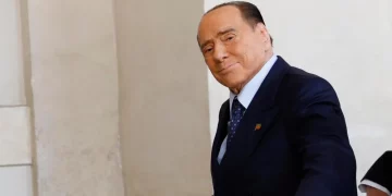 Berlusconi, vaccino Covid e leucemia: possibile correlazione?