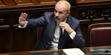 Covid, verso l’addio all’isolamento per i positivi: l’annuncio di Schillaci
