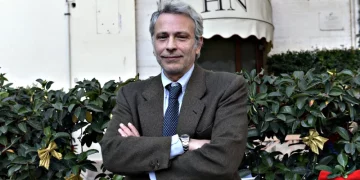 Vaccini Covid e decessi, Frajese: «La scienza sottomessa al potere»