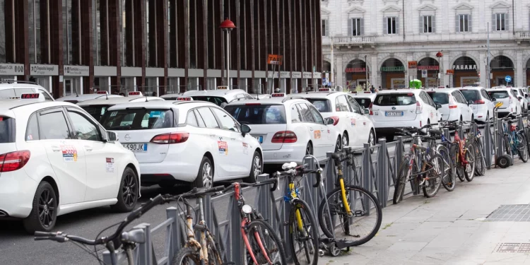 Dl Asset, cosa cambia per i taxi. Ed è subito protesta
