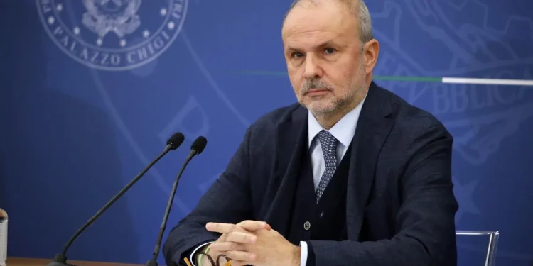 Il nuovo Piano pandemico rispolvera vaccini e lockdown