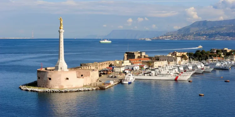 Lo Stretto di Messina tra mito e letteratura: il cuore identitario di una città marinara