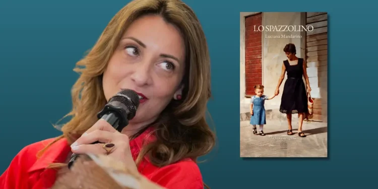 Luciana Mandarino durante una presentazione del libro Lo spazzolino, disponibile anche in formato ebook.