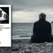 Uomo seduto su una spiaggia davanti al mare con la copertina di L’ultimo nastro di Krapp - Ceneri di Samuel Beckett.