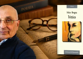Ritratto del poeta Felice Brogna accanto alla copertina del libro Trittico, raccolta poetica dedicata ai temi dell'anima, del tempo e della memoria.